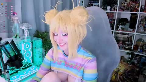 Snapshot of ohclementinee chatting on May 29, 8:45 am Clementine Clem online show from May 29, 8:45 am