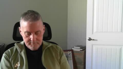 Snapshot of ohfukitsbob chatting on April 20, 6:31 pm ohfukitsbob online show from April 20, 6:31 pm