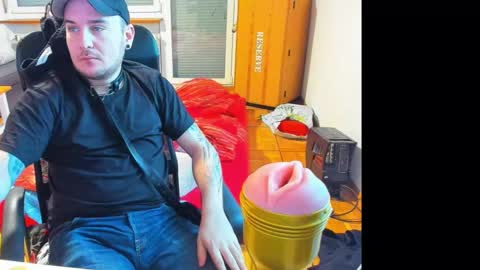 Snapshot of ohihoe92 chatting on March 3, 6:59 am Chris online show from March 3, 6:59 am