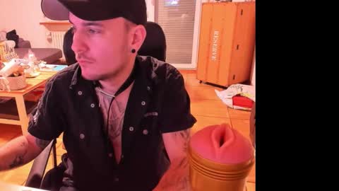 Snapshot of ohihoe92 chatting on February 12, 5:08 pm Chris online show from February 12, 5:08 pm