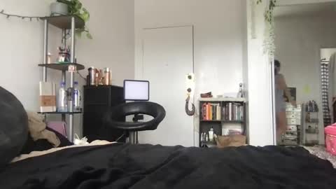 Snapshot of ohmillieevanillie chatting on June 21, 4:31 pm ohmillieevanillie online show from June 21, 4:31 pm