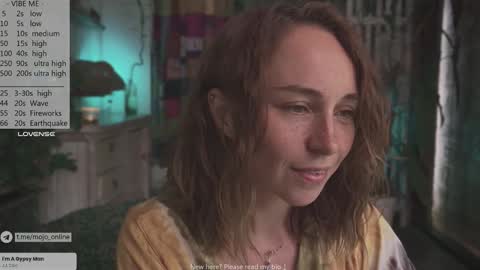 Snapshot of ohmymojo chatting on October 30, 2:57 am Mo online show from October 30, 2:57 am