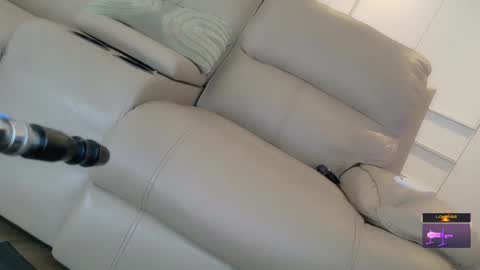 Lyz  online show from February 12, 5:52 pm