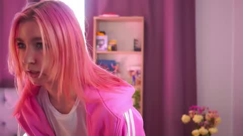 Emi and Ohpi online show from April 27, 9:51 am