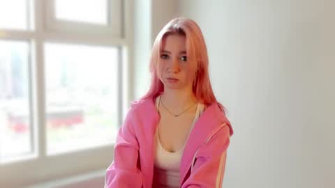 Emi and Ohpi online show from April 28, 8:41 am