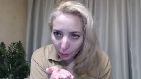 Mari online show from April 12, 11:37 am