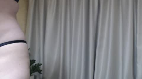 Snapshot of ohsweetmari chatting on May 27, 4:37 pm Mari online show from May 27, 4:37 pm