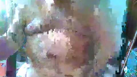 Snapshot of oily27 chatting on October 27, 8:40 am William online show from October 27, 8:40 am