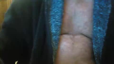 Snapshot of oily27 chatting on February 24, 9:02 pm William online show from February 24, 9:02 pm