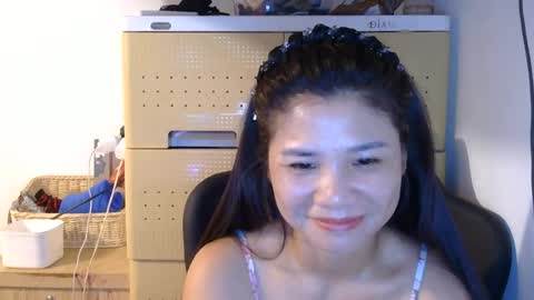 Snapshot of oinjer09 chatting on June 7, 2:48 am oinjer09 online show from June 7, 2:48 am