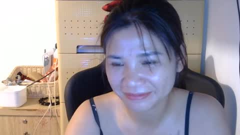 Snapshot of oinjer09 chatting on June 8, 1:50 am oinjer09 online show from June 8, 1:50 am