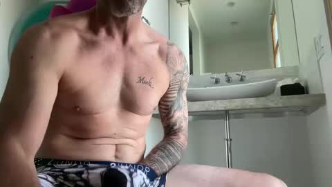 Snapshot of oki42 chatting on May 22, 2:55 pm oki42 online show from May 22, 2:55 pm