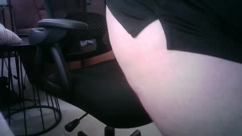 Snapshot of okiehard1 chatting on October 11, 2:44 am okiehard1 online show from October 11, 2:44 am