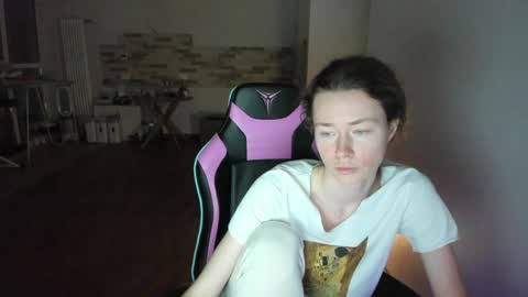 Snapshot of oksanafedorova chatting on May 5, 8:50 pm Welcome to my fans page online show from May 5, 8:50 pm