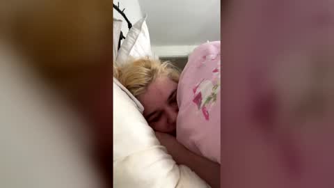 ola24567 online show from March 27, 10:15 am