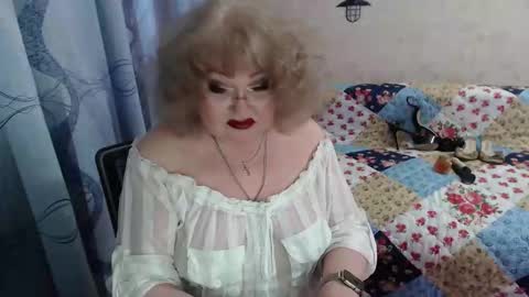 old_and_fluffy online show from March 19, 9:46 am