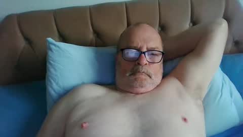 Snapshot of old_fkr chatting on December 17, 9:50 am old_fkr online show from December 17, 9:50 am