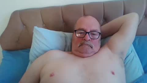 Snapshot of old_fkr chatting on December 26, 10:37 am old_fkr online show from December 26, 10:37 am