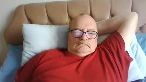 Snapshot of old_fkr chatting on December 31, 9:42 am old_fkr online show from December 31, 9:42 am