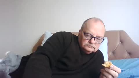 Snapshot of old_fkr chatting on January 5, 11:04 am old_fkr online show from January 5, 11:04 am