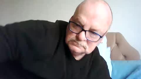 Snapshot of old_fkr chatting on January 22, 9:46 am old_fkr online show from January 22, 9:46 am