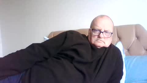 Snapshot of old_fkr chatting on February 9, 12:52 pm old_fkr online show from February 9, 12:52 pm