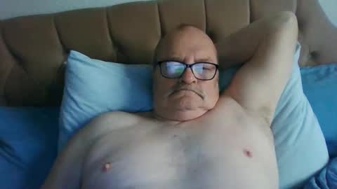 Snapshot of old_fkr chatting on February 11, 9:09 am old_fkr online show from February 11, 9:09 am