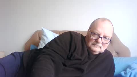 Snapshot of old_fkr chatting on February 16, 10:21 am old_fkr online show from February 16, 10:21 am