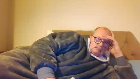 Snapshot of old_fkr chatting on February 18, 9:42 pm old_fkr online show from February 18, 9:42 pm