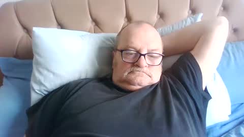 Snapshot of old_fkr chatting on February 20, 10:27 am old_fkr online show from February 20, 10:27 am