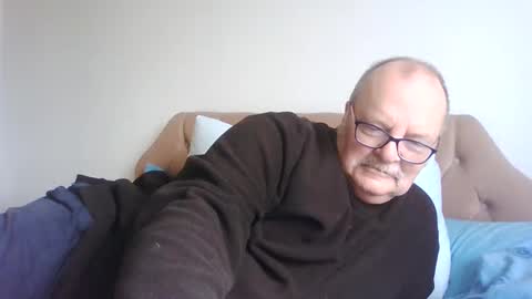 Snapshot of old_fkr chatting on February 22, 10:18 am old_fkr online show from February 22, 10:18 am