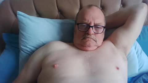 Snapshot of old_fkr chatting on February 25, 9:42 am old_fkr online show from February 25, 9:42 am