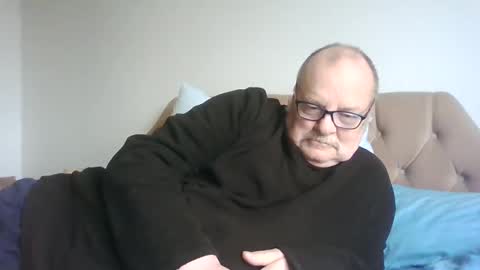 Snapshot of old_fkr chatting on February 26, 10:04 am old_fkr online show from February 26, 10:04 am