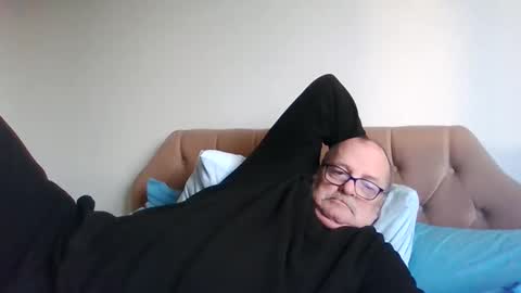 Snapshot of old_fkr chatting on March 4, 5:03 pm old_fkr online show from March 4, 5:03 pm