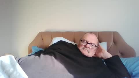 Snapshot of old_fkr chatting on March 5, 1:50 pm old_fkr online show from March 5, 1:50 pm