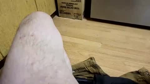 Snapshot of olderadventurous chatting on February 14, 12:40 am Horny Oldman online show from February 14, 12:40 am