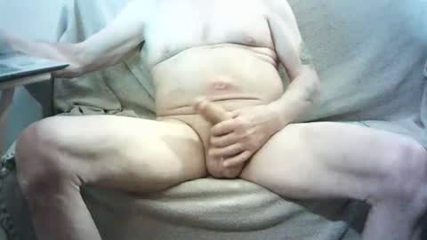 oldercock1411 online show from March 27, 5:34 pm