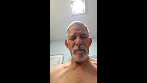 oldermoguy1 online show from May 21, 1:51 pm