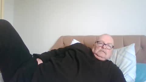 Snapshot of oldfkr69 chatting on February 24, 11:08 am oldfkr69 online show from February 24, 11:08 am