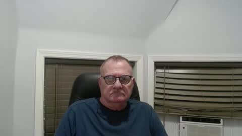 Snapshot of oldguybigd chatting on September 15, 4:34 am oldguybigd online show from September 15, 4:34 am
