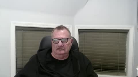 oldguybigd online show from April 19, 4:34 am