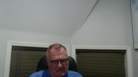 Snapshot of oldguybigd chatting on June 5, 4:52 am oldguybigd online show from June 5, 4:52 am