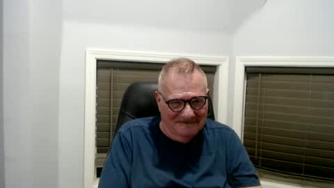 Snapshot of oldguybigd chatting on June 16, 6:49 am oldguybigd online show from June 16, 6:49 am