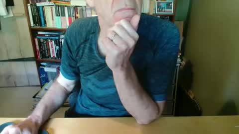 Snapshot of oldhairybastard chatting on May 5, 8:22 am oldhairybastard online show from May 5, 8:22 am