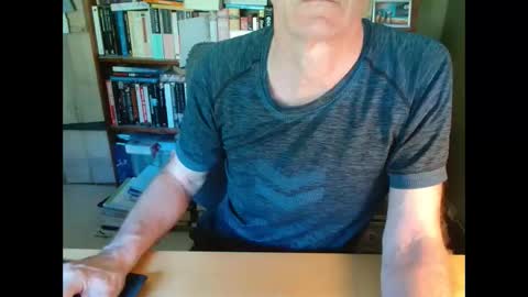Snapshot of oldhairybastard chatting on May 27, 10:01 am oldhairybastard online show from May 27, 10:01 am