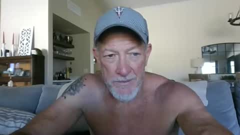 Snapshot of oldmanmeataz chatting on May 1, 4:55 pm oldmanmeataz online show from May 1, 4:55 pm