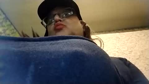Snapshot of oldschool5678 chatting on June 1, 5:42 am oldschool5678 online show from June 1, 5:42 am