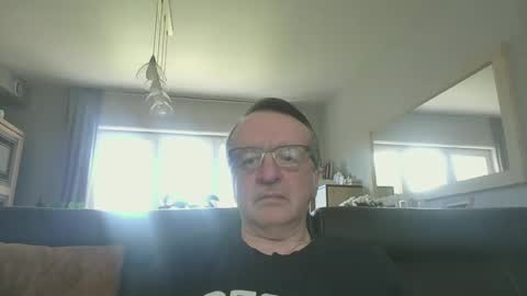 Snapshot of oldtimer160162493 chatting on April 30, 12:11 pm oldtimer160162493 online show from April 30, 12:11 pm