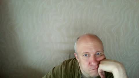 Snapshot of oleg365 chatting on April 29, 11:03 am figaro online show from April 29, 11:03 am