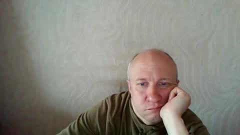 Snapshot of oleg365 chatting on May 1, 5:56 am figaro online show from May 1, 5:56 am